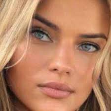 Charlene Tennant's Instagram, Twitter & Facebook