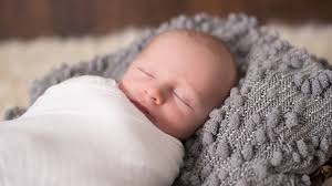 Memiliki Gen Langka, Bayi Ini Lahir dengan Rambut Abu-Abu Mirip Uban