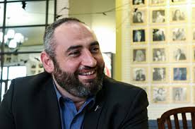 Преподаватель из Англии о том, как переехал в Ташкент с семьей и почему  остался в стране