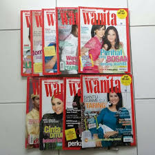 Mungkin, atas sebab itu juga mingguan wanita memilih pelakon ini sebagai penghias muka depan bagi mencerminkan ketabahan wanita sejati. Majalah Mingguan Wanita 2008 2010 2012 Books Stationery Magazines Others On Carousell