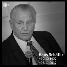Er hat den Ball, verloren diesmal gegen Schäfer, Schäfer nach innen  geflankt, Kopfball, abgewehrt, aus dem Hintergrund müsste Rahn schießen,  Rahn schießt! Toooor! Tooor! 3:2 für Deutschland!“ Mit Hans Schäfer holte  Deutschland