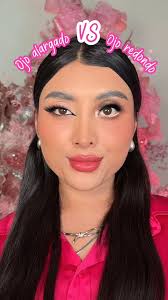 ¿Redondo o Foxy? ➖👄👁️No hay truco, ¡es la magia de la Navidad presente en  tu look! 🪄🎄#MaquillajeNavideño #Cosmetics #PinkUp #PinkLovers