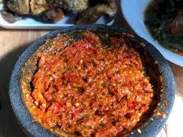 Bunda sudah pernah makan di warung pecel lele , pecel ayam khas lamongan kan? Resep Sambal Lamongan Terasi Bakar Buat Teman Pecal Lele Indozone Id