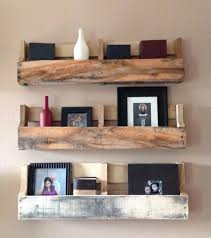 Les étagère en palettes de bois peuvent être utilisées aussi pour la décoration du jardin. Etagere Palette 49 Idees Et Un Tutoriel Pour La Fabriquer Archzine Fr