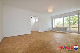 Mietwohnungen augsburg von privat & makler. Augsburg Modernisierte 1 5 Zkb Wohnung Im Univiertel Mit Grossem Balkon Und Tg Stellplatz Immobilienmakler Augsburg Remax Immobilien