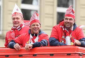 Mit öffnungszeiten, telefonnummer und weiteren informationen zur lage und dem. Rosenmontag In Koln 2019 Profis Des 1 Fc Koln Feiern Auf Klubeigenem Wagen