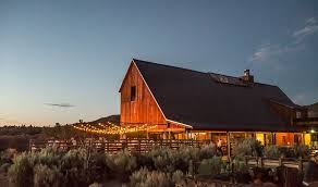 Bend Oregon Weddings Venues The Barn Brasada Ranch Wedding Locations In Oregon The Barn Really Doe Wedding Venues Oregon Barn Wedding Venue Oregon Wedding