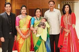 Her father whose name is bernard lewinsky was a famous oncologist and her mother whose name is marcia kaye vilensky is a known author. Pv Sindhu Wikipedia Bio Height Awards Phone Number Family
