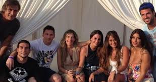 Maybe you would like to learn more about one of these? Pepe Costa Fastidia Una Foto De Leo Messi Con Unas Ninas