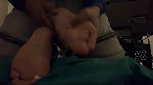Black male feet tickled - video 3 - ThisVid.com 日本語で