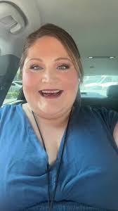 Sarah Hemmelgarn's Instagram, Twitter & Facebook