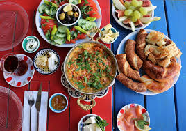 Anatolisches Fruhstuck In Einmaliger Atmosphare Im Falafingo Barner Meitschi