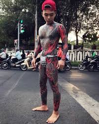 Những mẫu hình xăm ở cổ dành cho nữ cũng không kém phần chất và đẹp so với nam. Thanh Nien Báº¥t Cháº¥p Ä'au Ä'á»›n XÄƒm Kin Tá»« Ä'áº§u Ä'áº¿n Got Chan Gay Bao Máº¡ng Vietnamnet