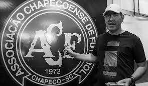 Chapecoense sc have lost their last 5 serie a matches in a row. Uberlebender Der Chapecoense Tragodie Journalist Rafael Henzel Stirbt An Herzinfarkt