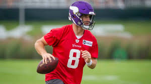 31 (upi) — kirk cousins and adam thielen showed their mutual frustration by having an animated sideline exchange during the minnesota vikings' loss to the chicago bears. Z0eago Efq7ofm