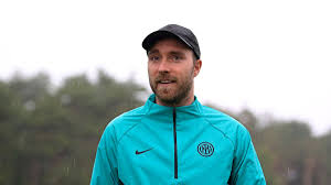 Eriksen collapsed during denmark's game. Eriksen Reunited With Inter Team Mates As He Begins Road To Recovery Cnn