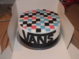 2) 15th birthday party ideas: Prostorny Zasilka Vybavit Birthday Cake Vans Proud Kluzky Obchod