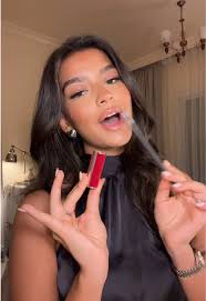 The red lip everyone’s asking me about! 💋@maccosmetics lip liner shade  “Cherry” @Givenchy Beauty Le Rouge “Deep Velvet”