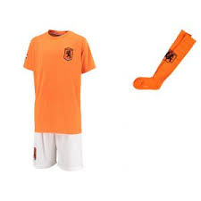 Tijdens de kwalificatie voor de nations league in 2020 zullen we de shirts standaard te zien krijgen. Nederlands Elftal Shirt Goedkoop Voetbalshirtskoning Nl