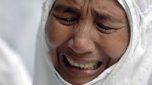Image result for orang tua sedih