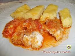 Mettere nel boccale la cipolla, il sedano, l'aglio e il prezzemolo: Baccala In Umido Con Polenta Ricetta Gustosa