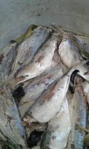 Cara membuat serundang pun beragam, ada serundeng daging spesial seperti serundeng daging kambing manis, dendeng ragi kelapa, serundeng daging jawa, serundeng daging pedas, serundeng daging suwir, serundeng ayam, serundeng daging basah serundeng teri jengki, serundeng ikan. Resipi Serunding Ikan Untuk Bulan Puasa Dan Raya Memang Mudah Sedap