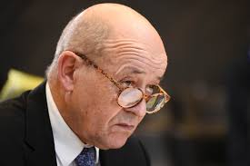 C'est la première fois depuis le coup d'etat du 18 août dernier qui a renversé l'ancien président ibk qu'un officiel français se rend au mali. Jean Yves Le Drian Ne Dit Pas Non A L Idee D Etre Nomme Premier Ministre