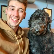 Have you seen TheDoodPack Rescue's (Tampa, FL) newest Doodle? 😍 Meet  Banjo, an adorable 2-year-old, 70lb Goldendoodle with a heart full of love  and a gentle soul. ❤️ This big guy is