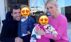 Η ίδια συνηθίζει να επιβραβεύει τις προσπάθειές τους και να νιώθει ιδιαίτερα τυχερή. Doykissa Nomikoy Paizei Me Ton Gio Ths Kai Fwtografizetai Mothersblog Gr