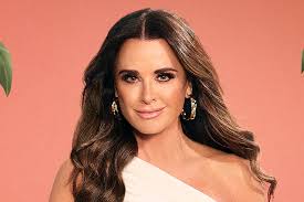 How Tall Is Kyle Richards? Height Details & RHOBH Recap