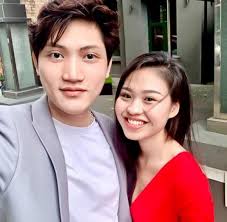 Loạt phốt của dàn nam thần trong 'Người ấy là ai': Bạn trai Quỳnh Lương bị  đồn phá gia chi tử, người được Lê Lộc chọn dính ồn ào tiền bạc