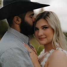 Looking for the best barber shop recommendations in Show Low/Pinetop area.  Its for my fiancé we will be getting married in October.