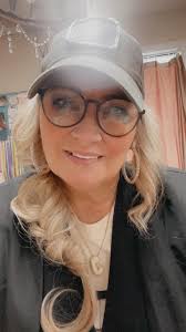 My hubby and I are almost 11 years apart and I'm the one that's older.  We've been married for 6 wonderful years and he's more mature (and treats  me better) than any