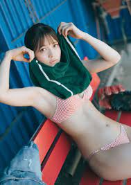 黒嵜菜々子、デジタル写真集で青春フラッシュバック 清楚なビキニも披露｜まいどなニュース