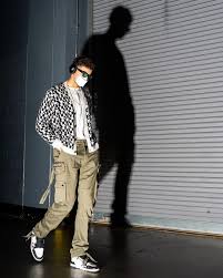 By cassie carpenter for dailymail.com. Kyle Kuzma Outfit From January 11 2021 What S On The Star