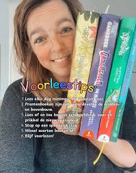 Spinnen, spinnen en nog eens spinnen!🕸️🕷️ Absoluut niet mijn favoriete  dier, maar wél leuk om in de herfst werkbladen mee te maken. Eén nieuw idee  en twee gouwe ouwe!🖤 1. Spin