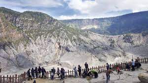 Video asal mula gunung tangkuban perahu. Gunung Tangkuban Perahu Legenda Sangkuriang Dan Wisatanya