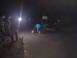 We did not find results for: Tak Kenal Lelah Satgas Dan Warga Kerja Sampai Malam