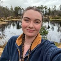 Sara Stringer's Instagram, Twitter & Facebook