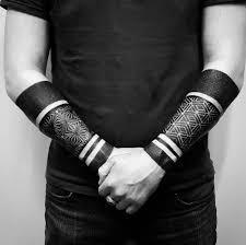 Retrouvez sur lestatouages.fr la signification des tattoos et de nombreuses idées et photos. 1001 Idees Pour Le Tatouage Viking Et Quelle Est Sa Signification