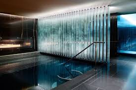 Beauty Tipps Und Alle Aktuellen Trends Vogue De Kreative Architektur Hallenbader London Hotels