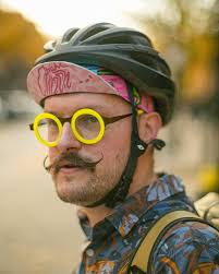 It's nice having artist friends—they always make you look good! I'll take  this opportunity to reintroduce myself. I'm Matthew Dickey. 👋🏻 I grew up  in Collinsville, IL but now live in Boston (