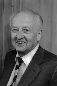 International Dictionary Of Finance: Amazon.co.uk: Bannock, Graham, Manser,  William: 9781861974785: Books