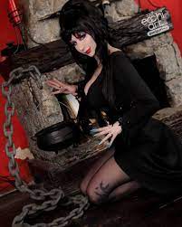 Elvira by Giu Hellsing | Scrolller
