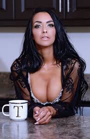 Pin On Gorgeous Cleavage