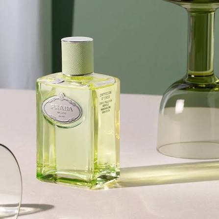 mejores fragancias de Prada para mujeres 