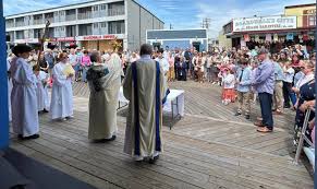 Public displays of faith open eyes to Eucharist