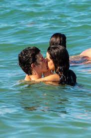 Celebrities Making Out In Beach Photos: Shawn Mendes & More – Hollywood Life