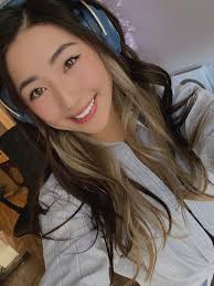 Janet Rose's Instagram, Twitter & Facebook