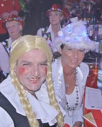 Damensitzung der „Jüzzenije Plüme“: Marita Köllner löst Lachsalven aus